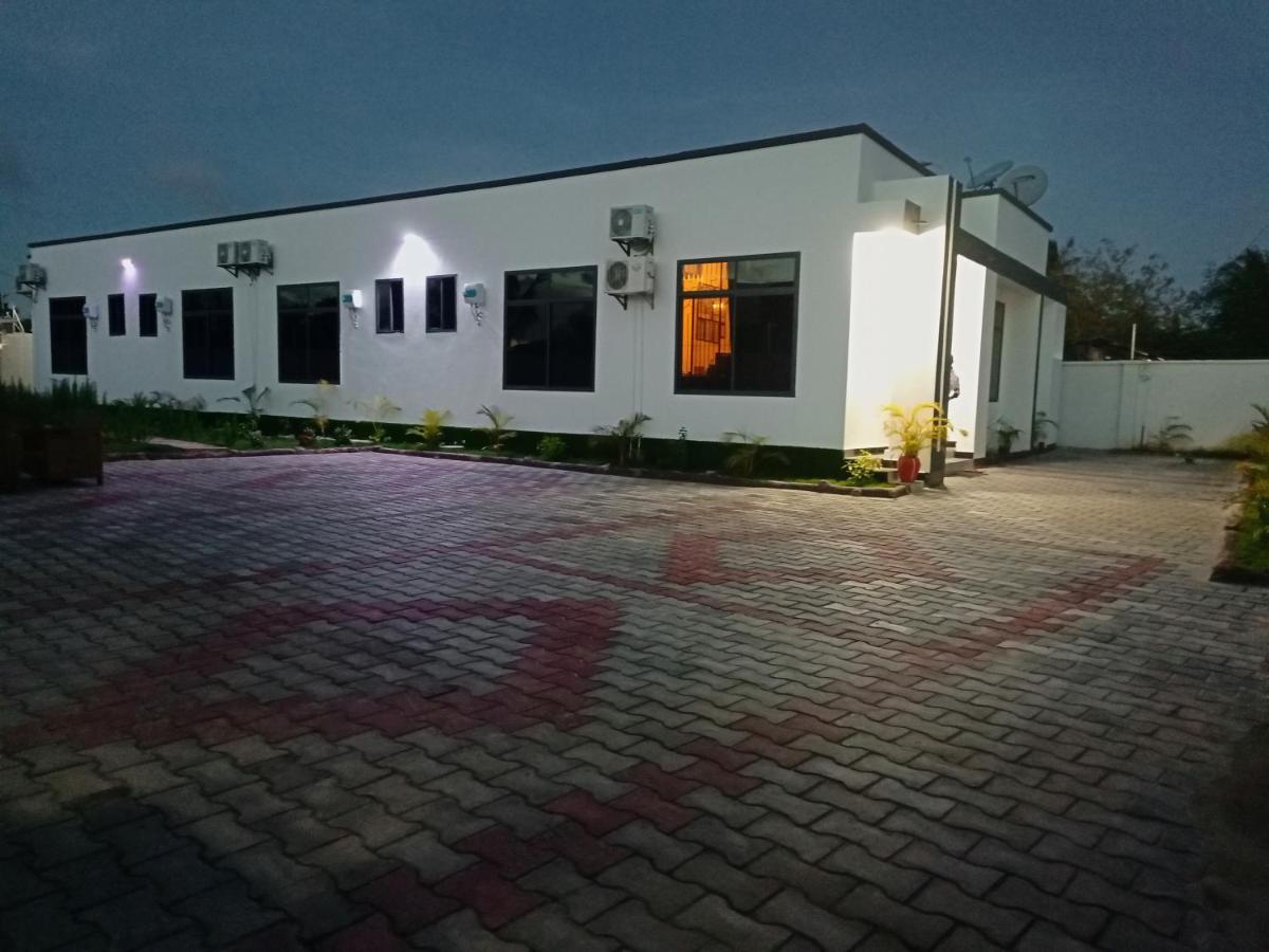 Chibuba Airport Accommodation Дар ес Саалам Екстериор снимка