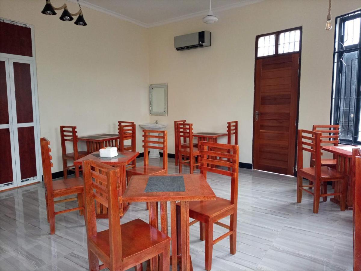 Chibuba Airport Accommodation Дар ес Саалам Екстериор снимка