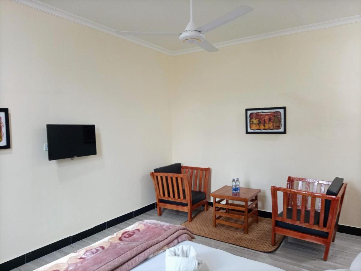 Chibuba Airport Accommodation Дар ес Саалам Екстериор снимка