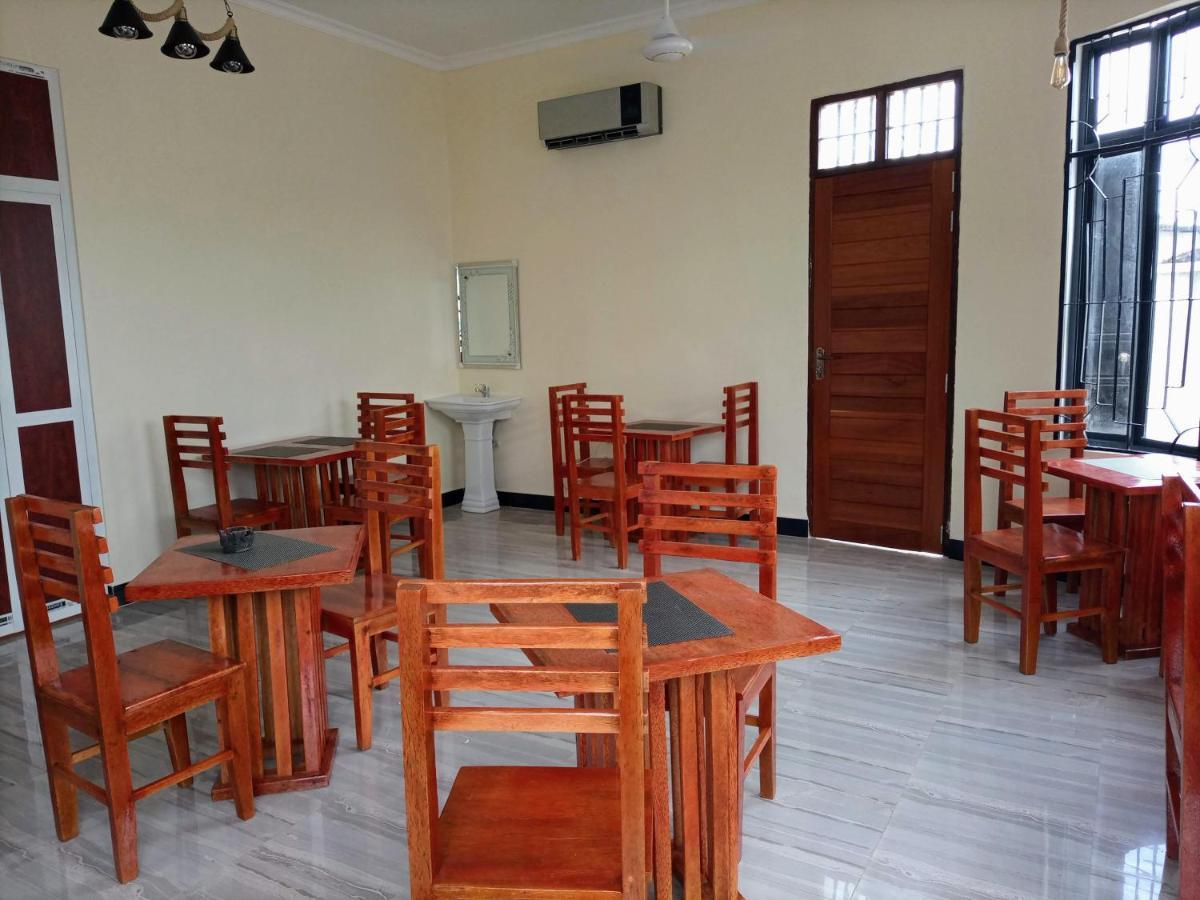 Chibuba Airport Accommodation Дар ес Саалам Екстериор снимка