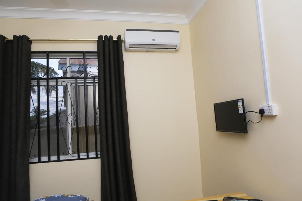 Chibuba Airport Accommodation Дар ес Саалам Екстериор снимка