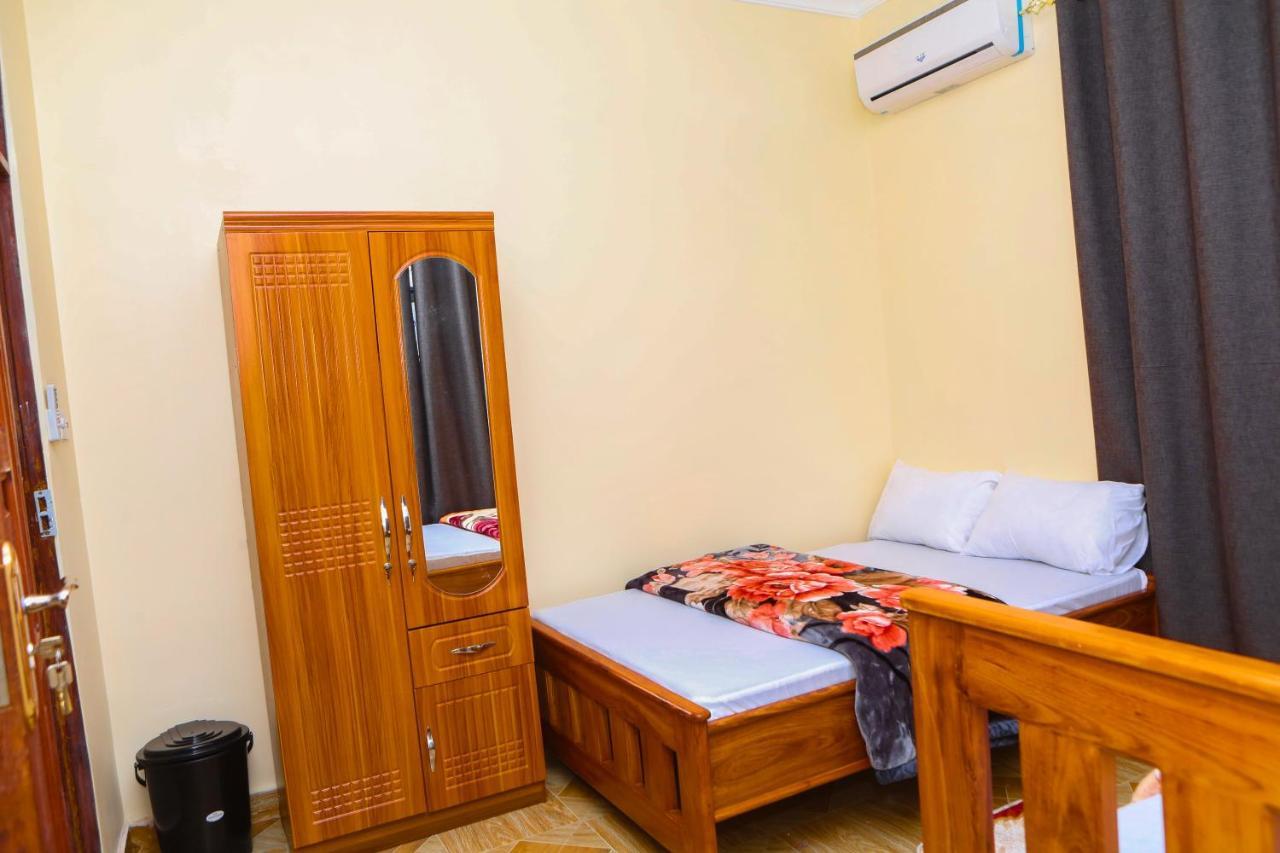 Chibuba Airport Accommodation Дар ес Саалам Екстериор снимка